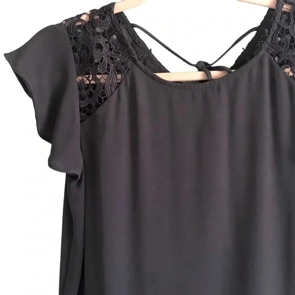 LOFT Black Flutter Sleeve Lace Detail Top- Size Small Petite - Picture 5 of 7